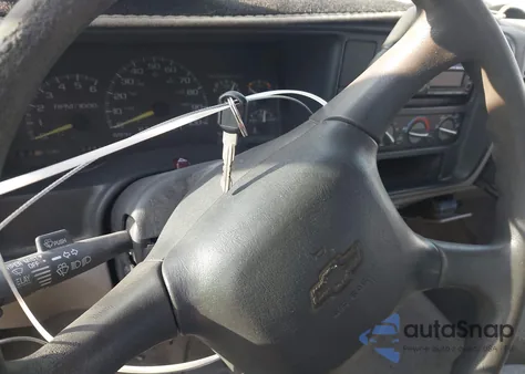 1998 Chevrolet C1500 Fleetside from USA, damaged, VIN 1GCEC19M7WE144438